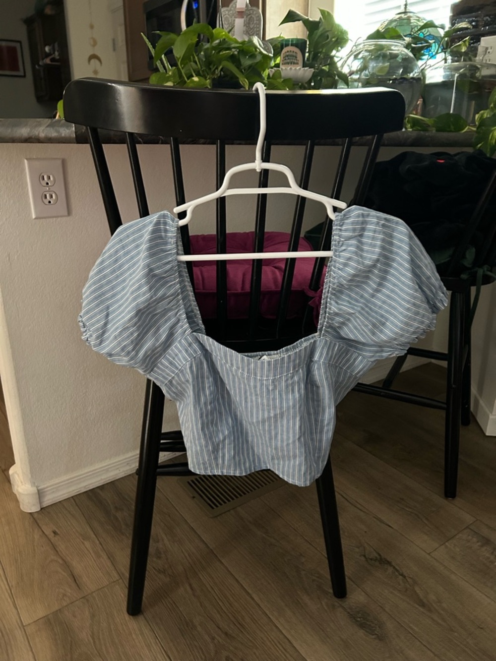 Sweet rain 
Blue Striped Puff Sleeve Crop Top